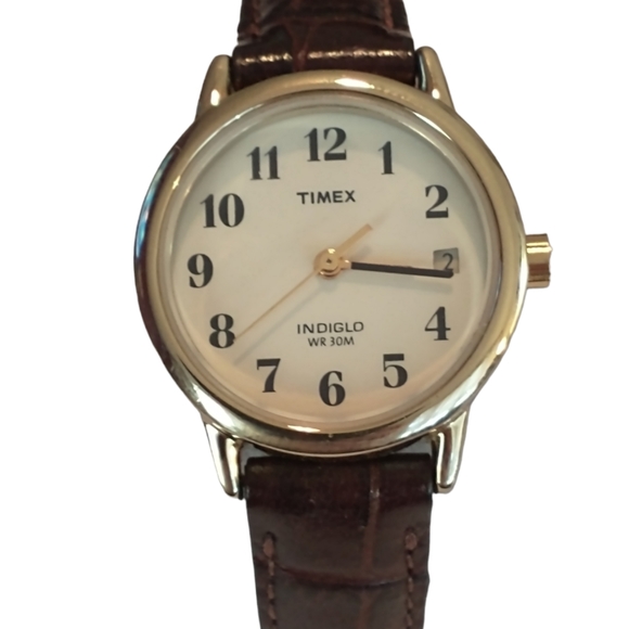 Timex Ladies Watch With Indiglo - Picture 8 of 8